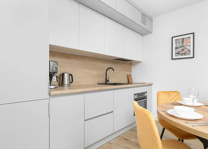 Apartment Szczecinski Kwiatkowskiego W Spokojnej Okolicy By Renters Szczecin